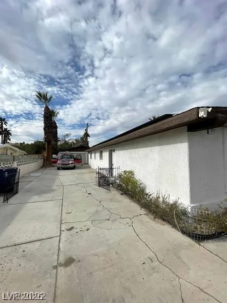 1413 Bryn Mawr, Las Vegas, NV 89102