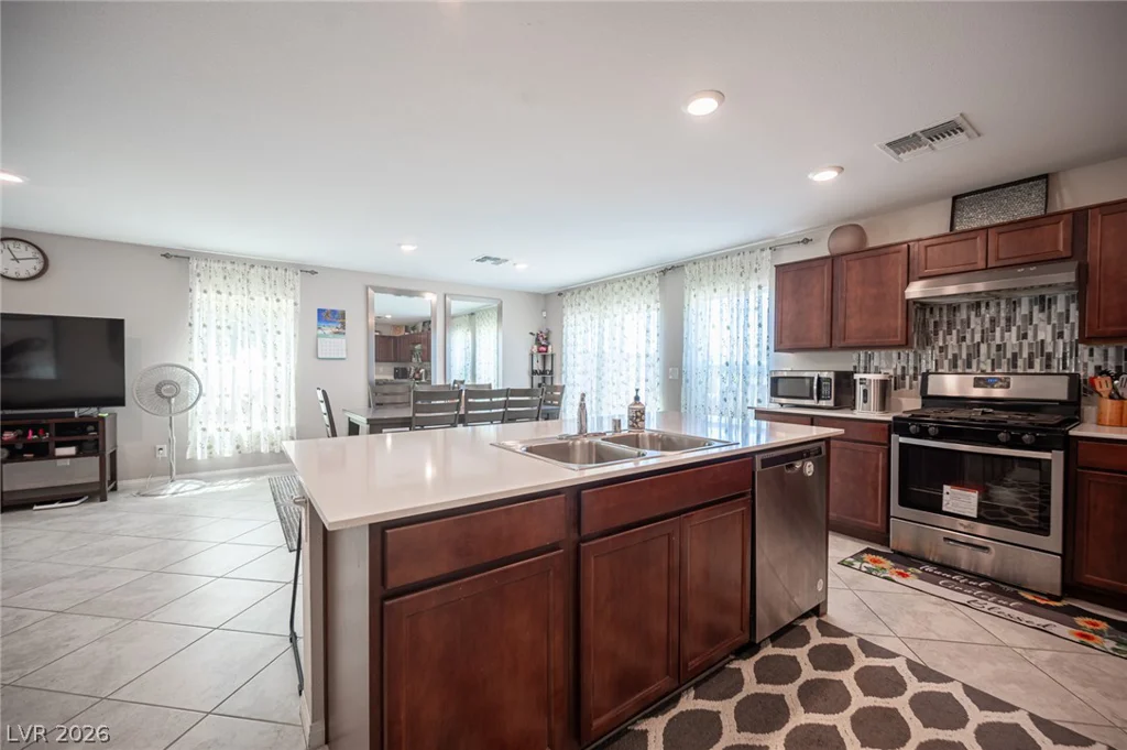 1227 Great Hollow, North Las Vegas, NV 89086