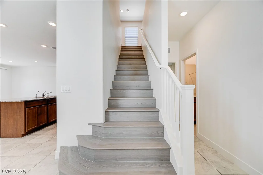 7018 Sylmar, Las Vegas, NV 89113