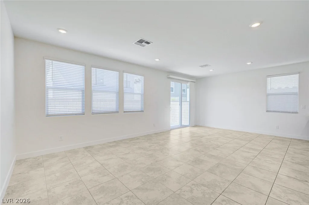 7018 Sylmar, Las Vegas, NV 89113