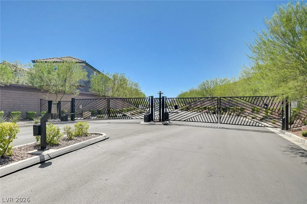 7018 Sylmar, Las Vegas, NV 89113