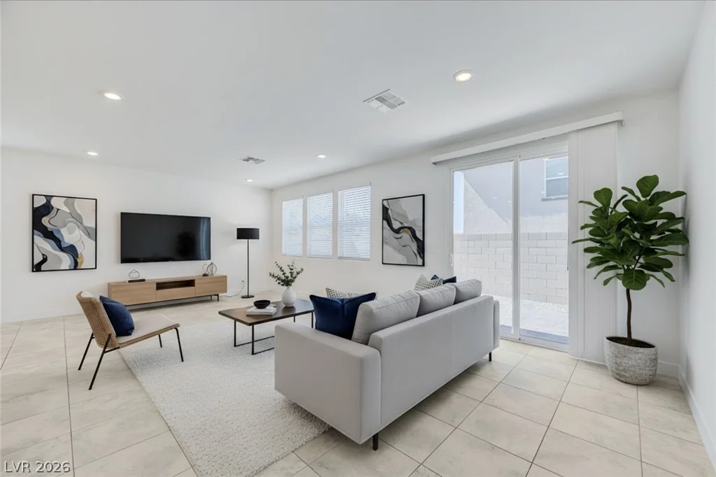 7018 Sylmar, Las Vegas, NV 89113
