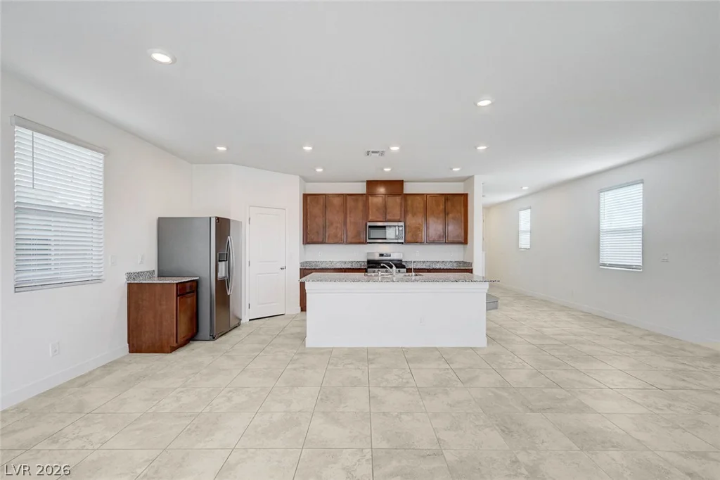 7018 Sylmar, Las Vegas, NV 89113
