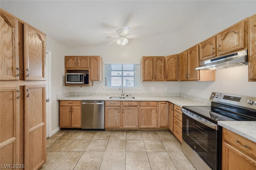 6552 Mountainwood, Las Vegas, NV 89103