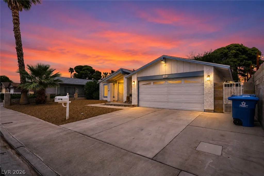 6552 Mountainwood, Las Vegas, NV 89103