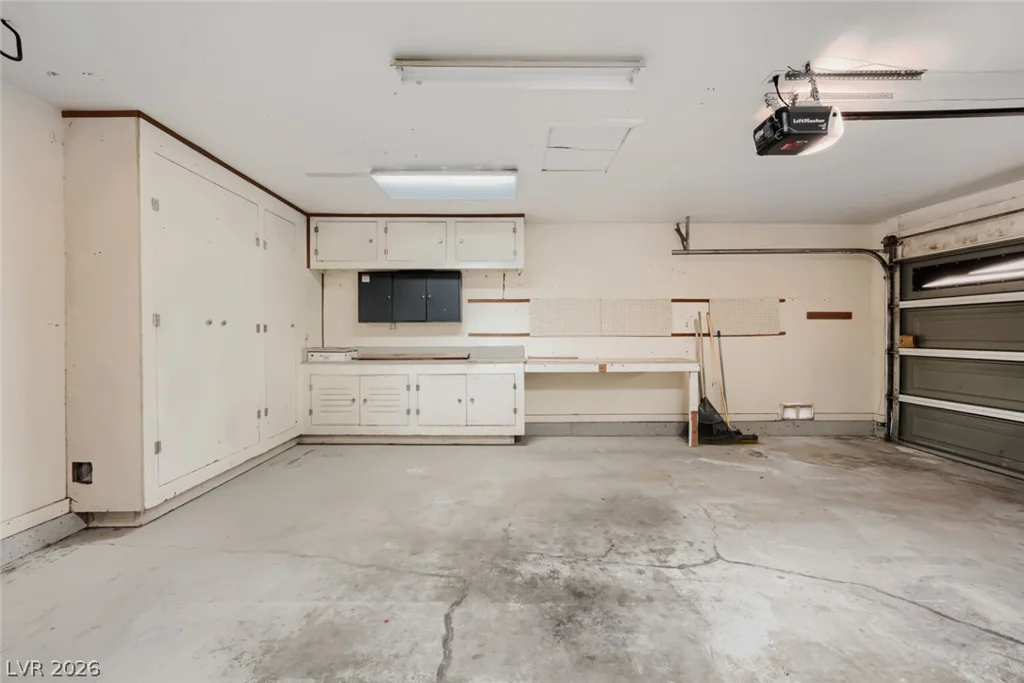 6552 Mountainwood, Las Vegas, NV 89103