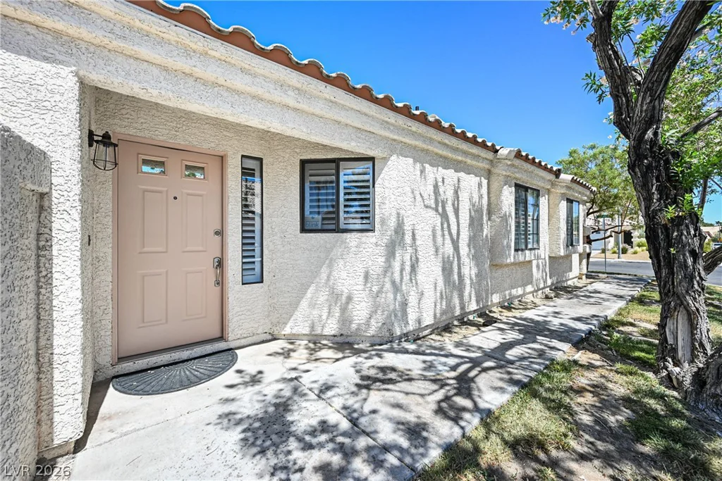 301 Lander, Henderson, NV 89074