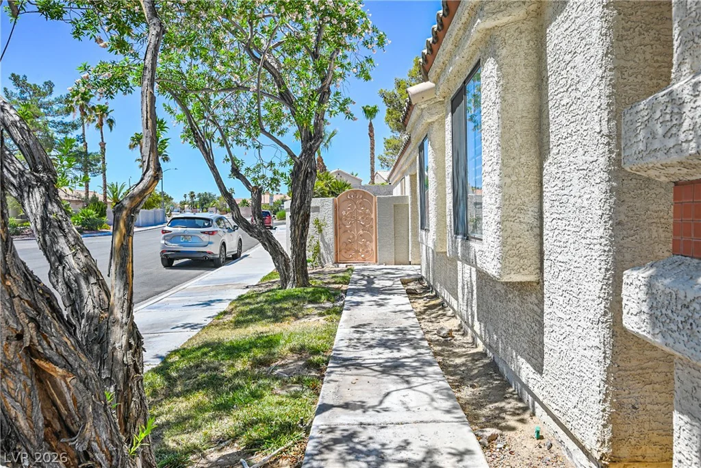 301 Lander, Henderson, NV 89074