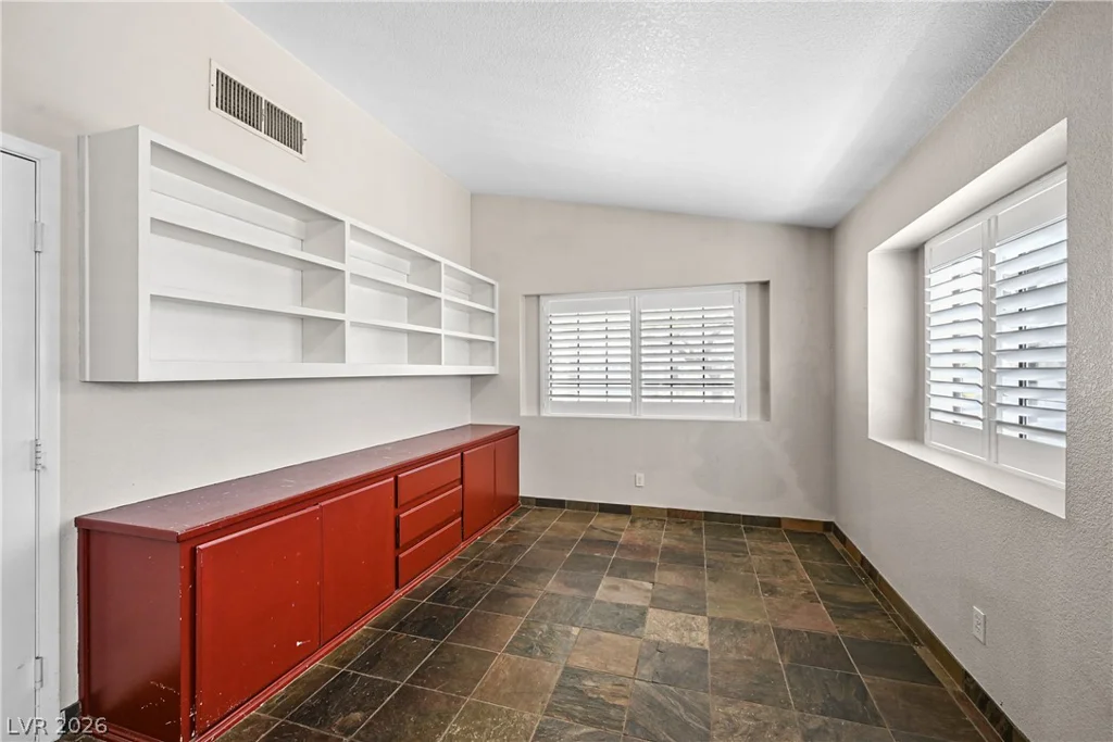 301 Lander, Henderson, NV 89074