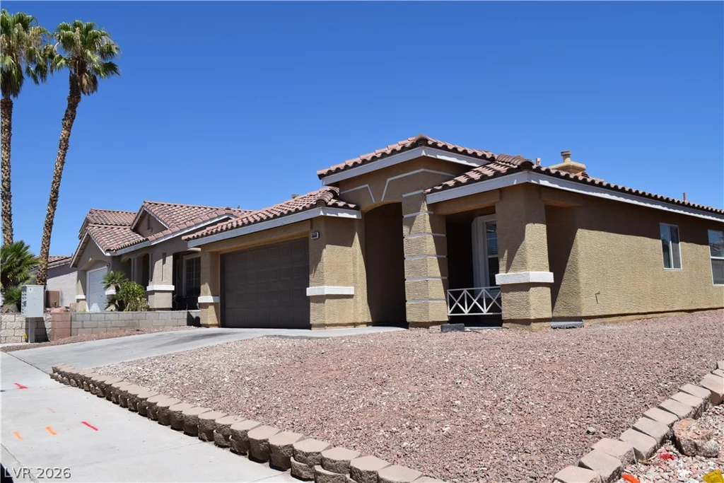 6660 Lost Dutchman, Las Vegas, NV 89108