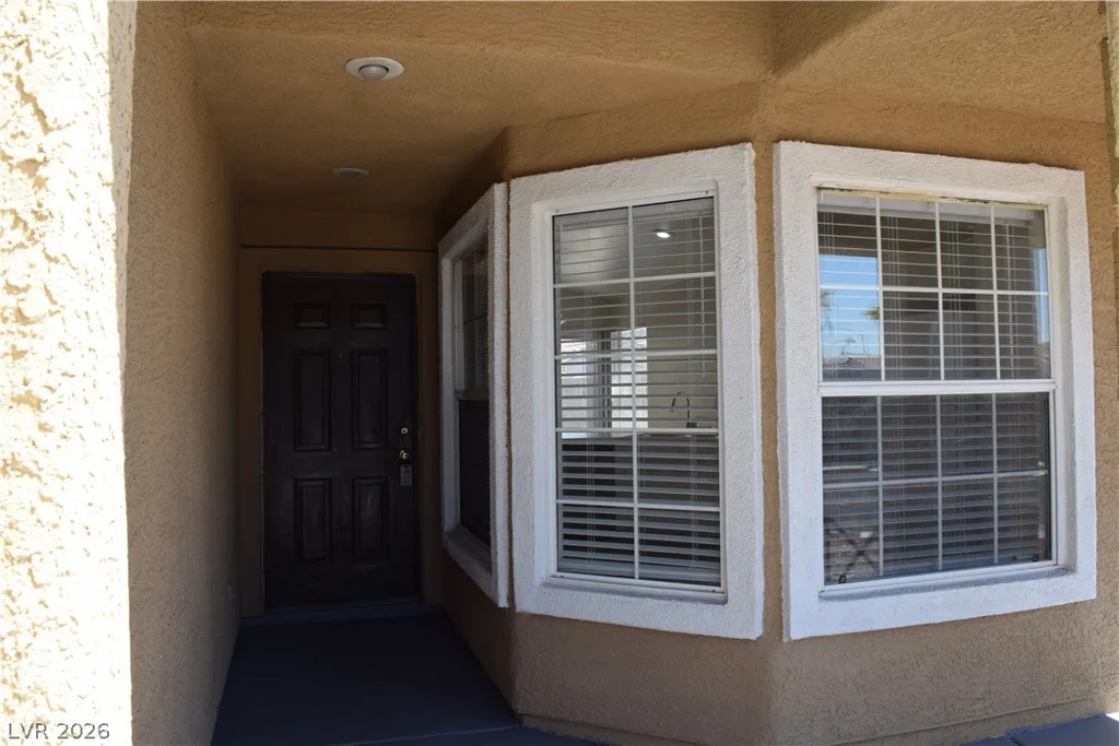 6660 Lost Dutchman, Las Vegas, NV 89108