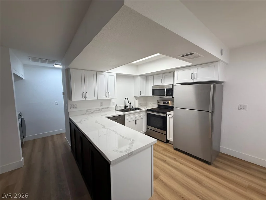 4300 Lamont, Las Vegas, NV 89115