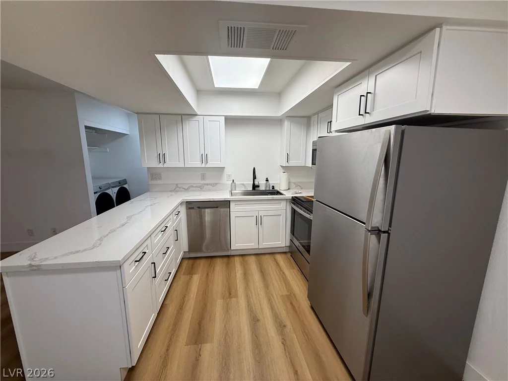 4300 Lamont, Las Vegas, NV 89115