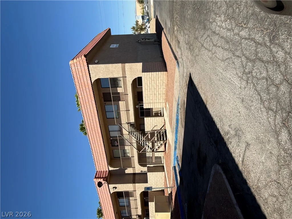 4300 Lamont, Las Vegas, NV 89115