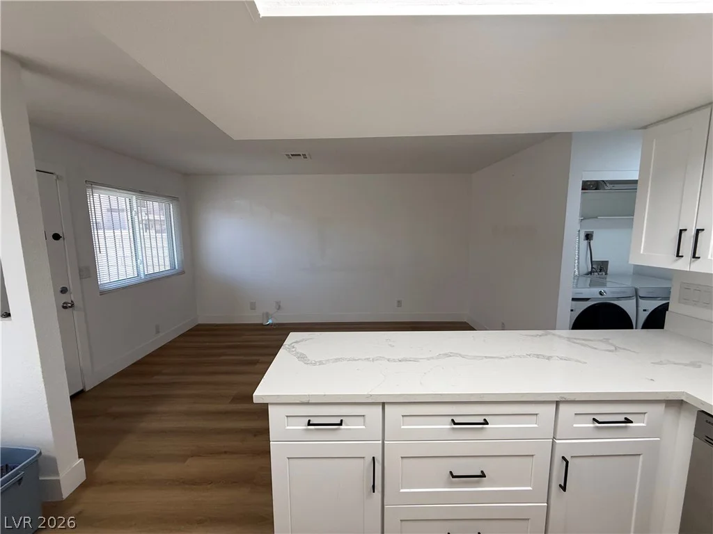 4300 Lamont, Las Vegas, NV 89115