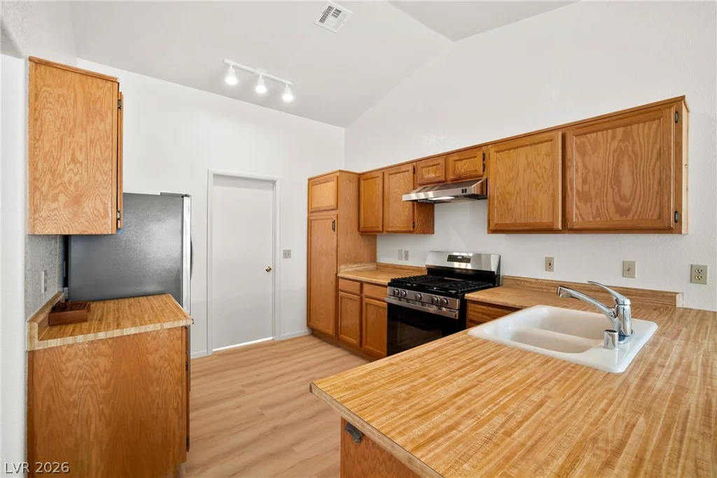 901 Dodge, Henderson, NV 89002