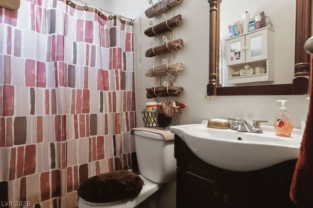 1916 Nelson, North Las Vegas, NV 89032