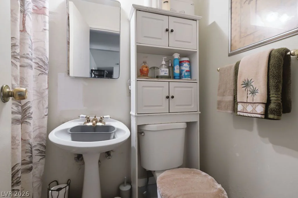 1916 Nelson, North Las Vegas, NV 89032