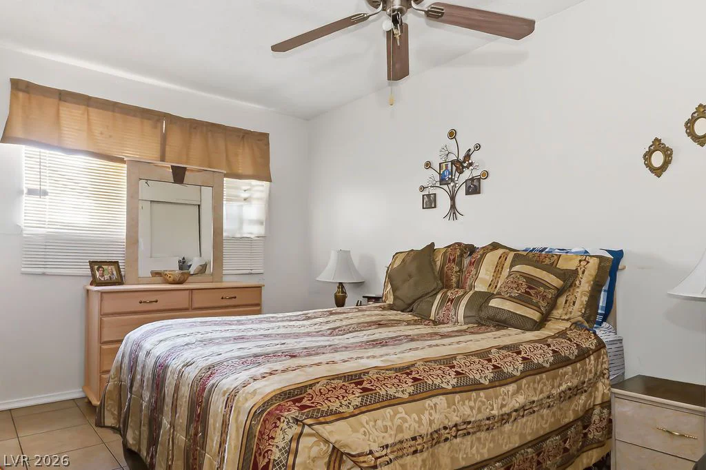 1916 Nelson, North Las Vegas, NV 89032