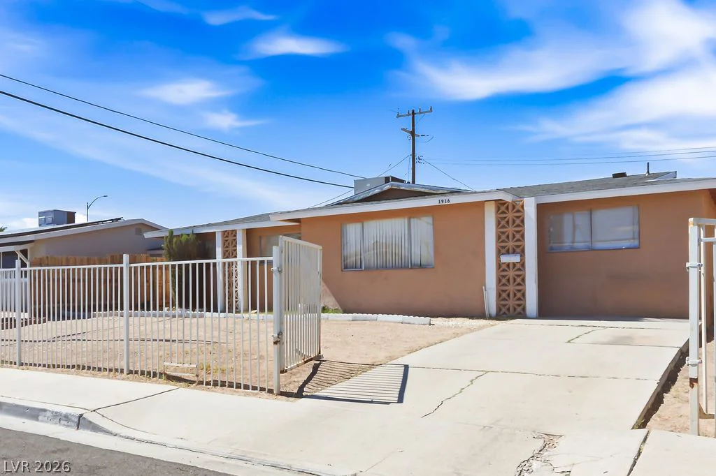 1916 Nelson, North Las Vegas, NV 89032