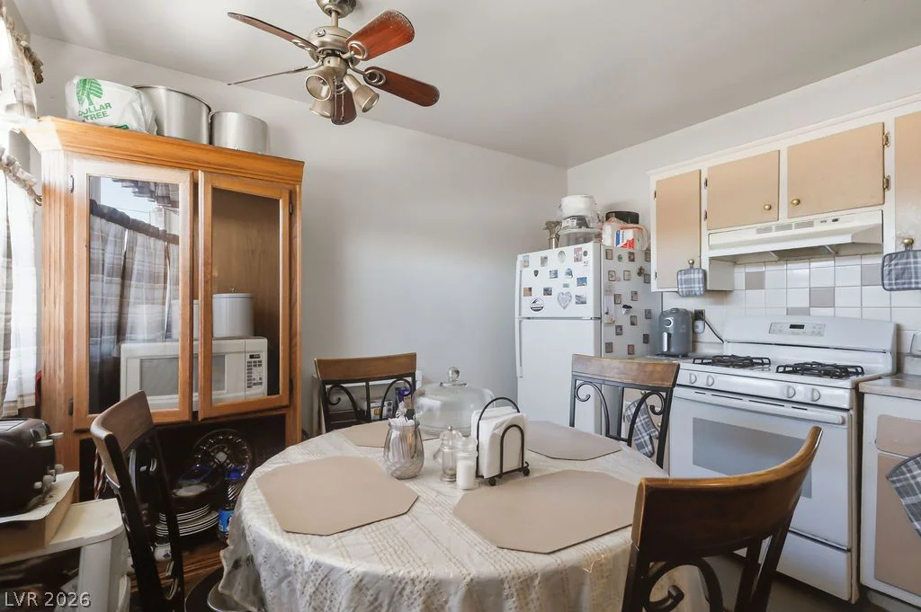 1916 Nelson, North Las Vegas, NV 89032