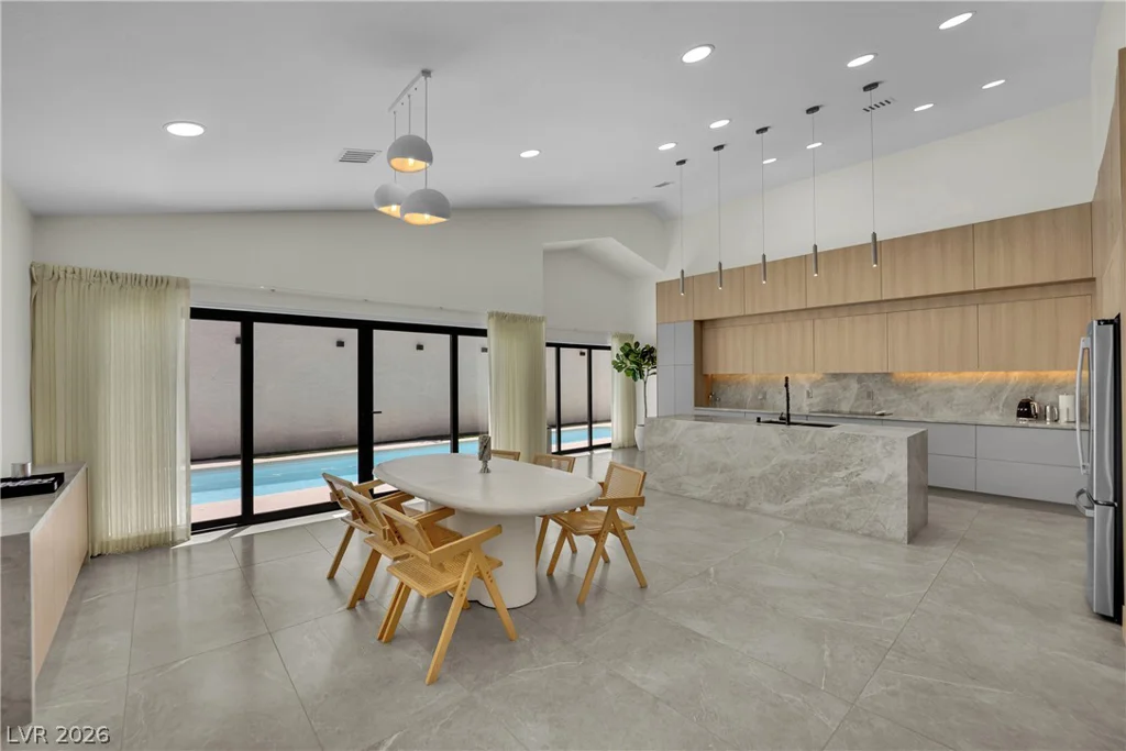 8121 Sunset Cove, Las Vegas, NV 89128