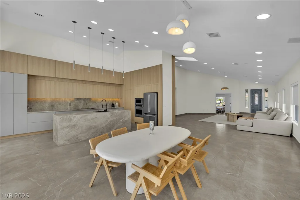 8121 Sunset Cove, Las Vegas, NV 89128