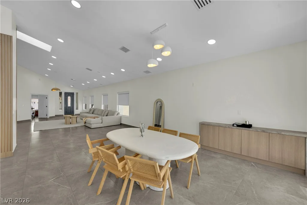8121 Sunset Cove, Las Vegas, NV 89128