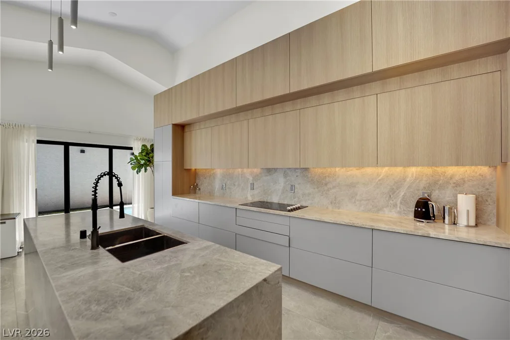 8121 Sunset Cove, Las Vegas, NV 89128