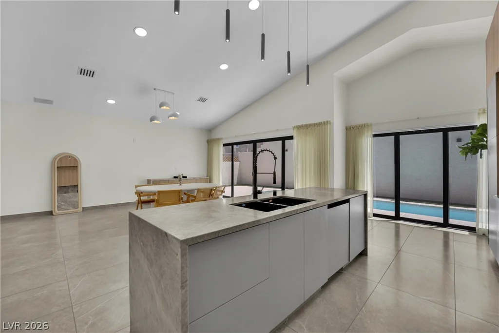 8121 Sunset Cove, Las Vegas, NV 89128