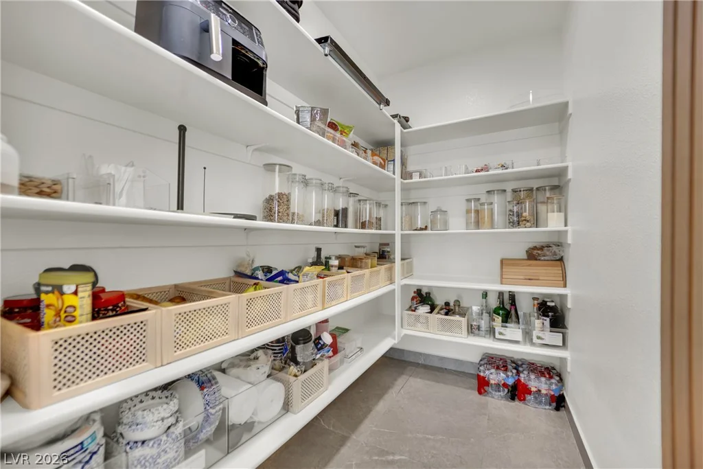 8121 Sunset Cove, Las Vegas, NV 89128