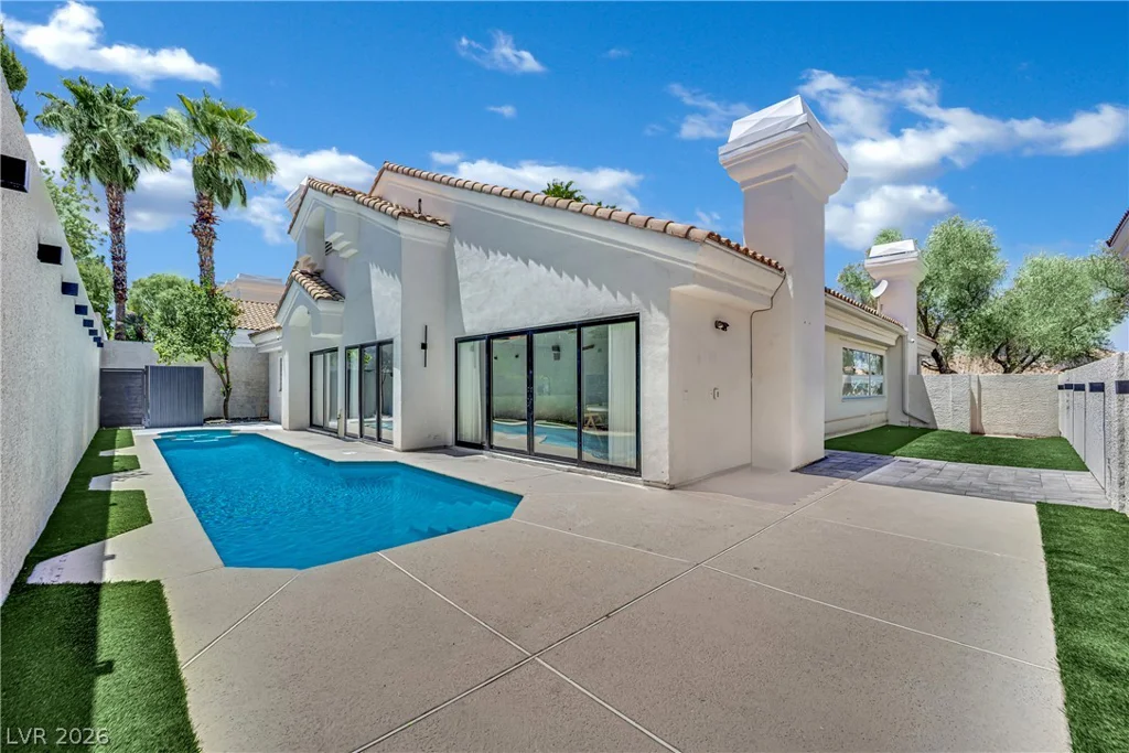 8121 Sunset Cove, Las Vegas, NV 89128