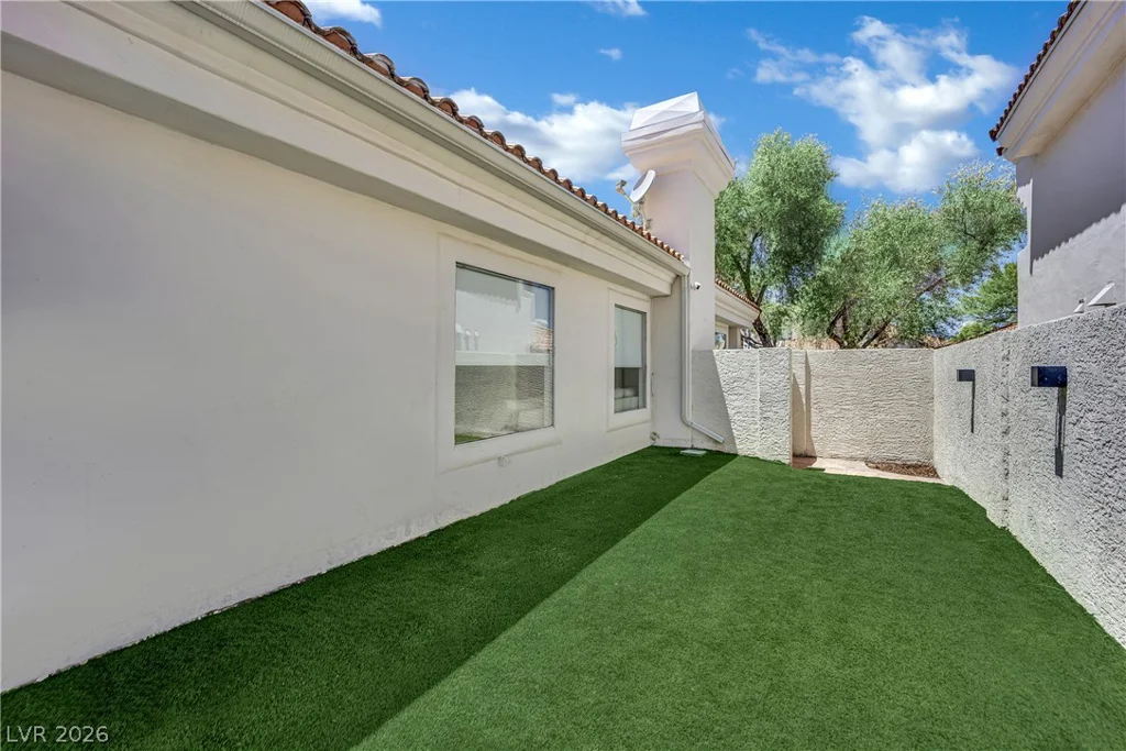 8121 Sunset Cove, Las Vegas, NV 89128