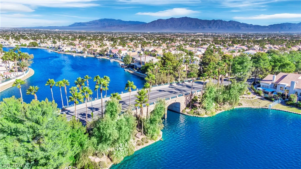 8121 Sunset Cove, Las Vegas, NV 89128