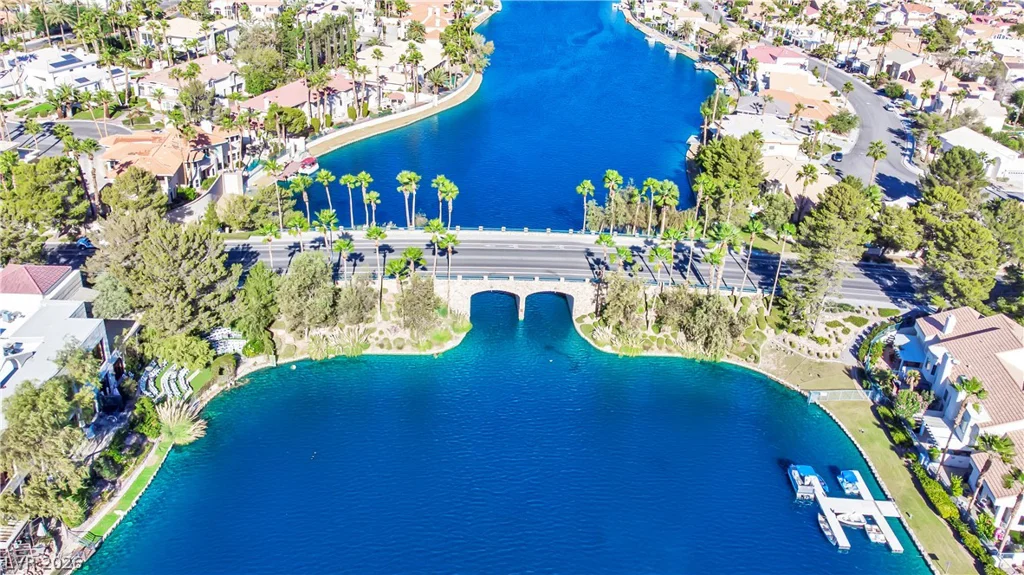 8121 Sunset Cove, Las Vegas, NV 89128
