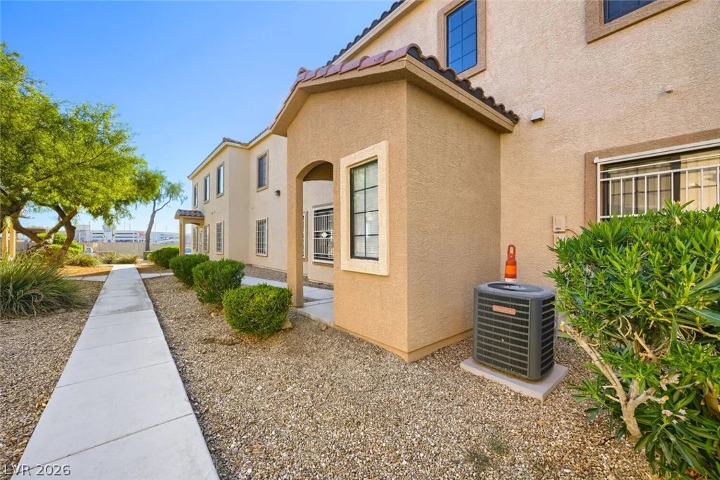 2161 Hussium Hills, Las Vegas, NV 89108