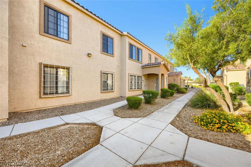 2161 Hussium Hills, Las Vegas, NV 89108
