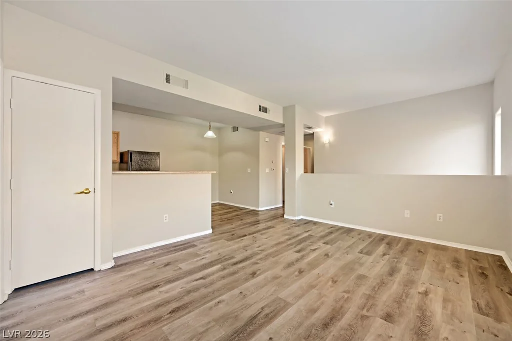 2161 Hussium Hills, Las Vegas, NV 89108