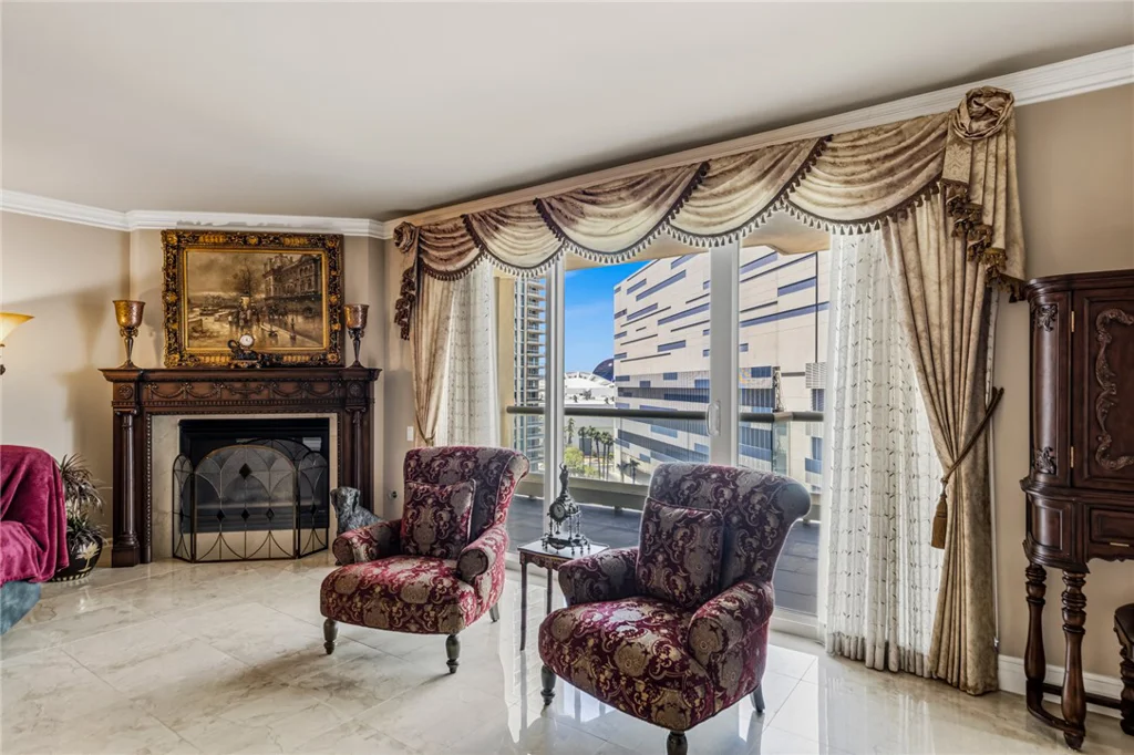 2747 Paradise, Las Vegas, NV 89109