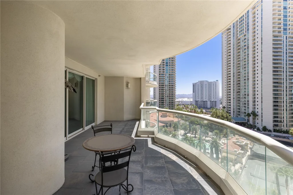 2747 Paradise, Las Vegas, NV 89109