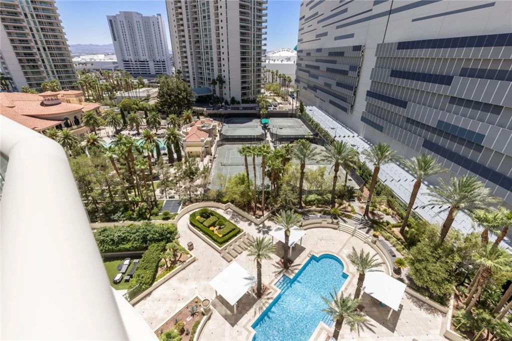 2747 Paradise, Las Vegas, NV 89109