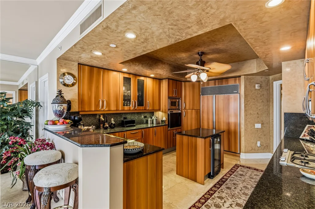 2747 Paradise, Las Vegas, NV 89109