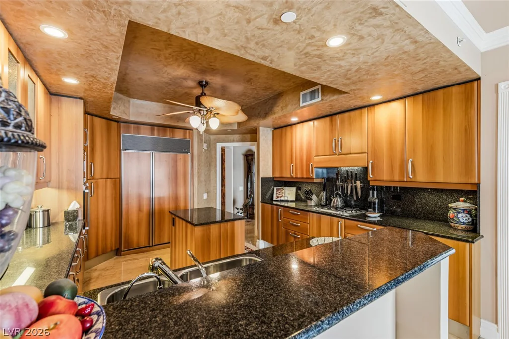2747 Paradise, Las Vegas, NV 89109
