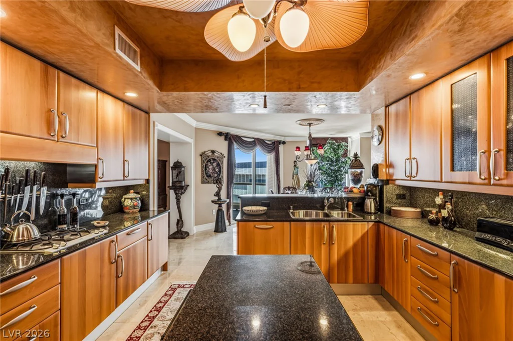 2747 Paradise, Las Vegas, NV 89109