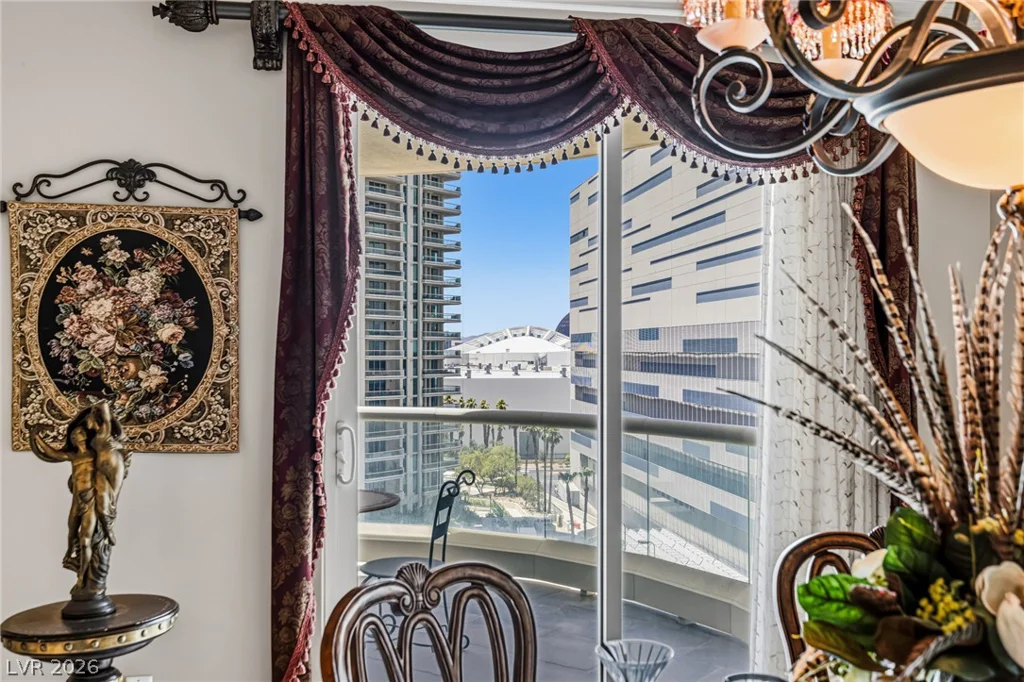 2747 Paradise, Las Vegas, NV 89109