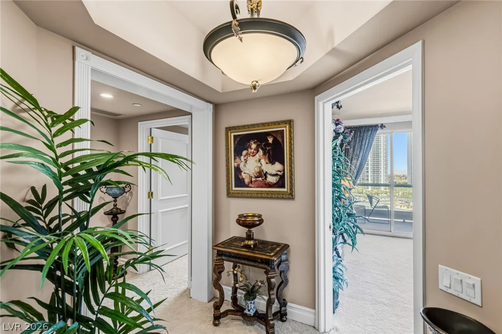 2747 Paradise, Las Vegas, NV 89109