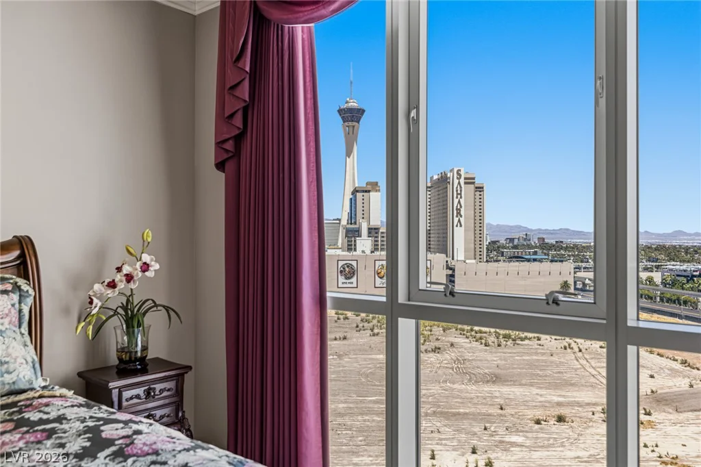 2747 Paradise, Las Vegas, NV 89109