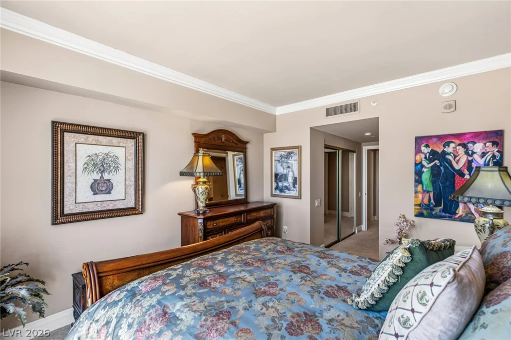 2747 Paradise, Las Vegas, NV 89109