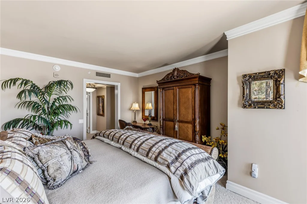 2747 Paradise, Las Vegas, NV 89109