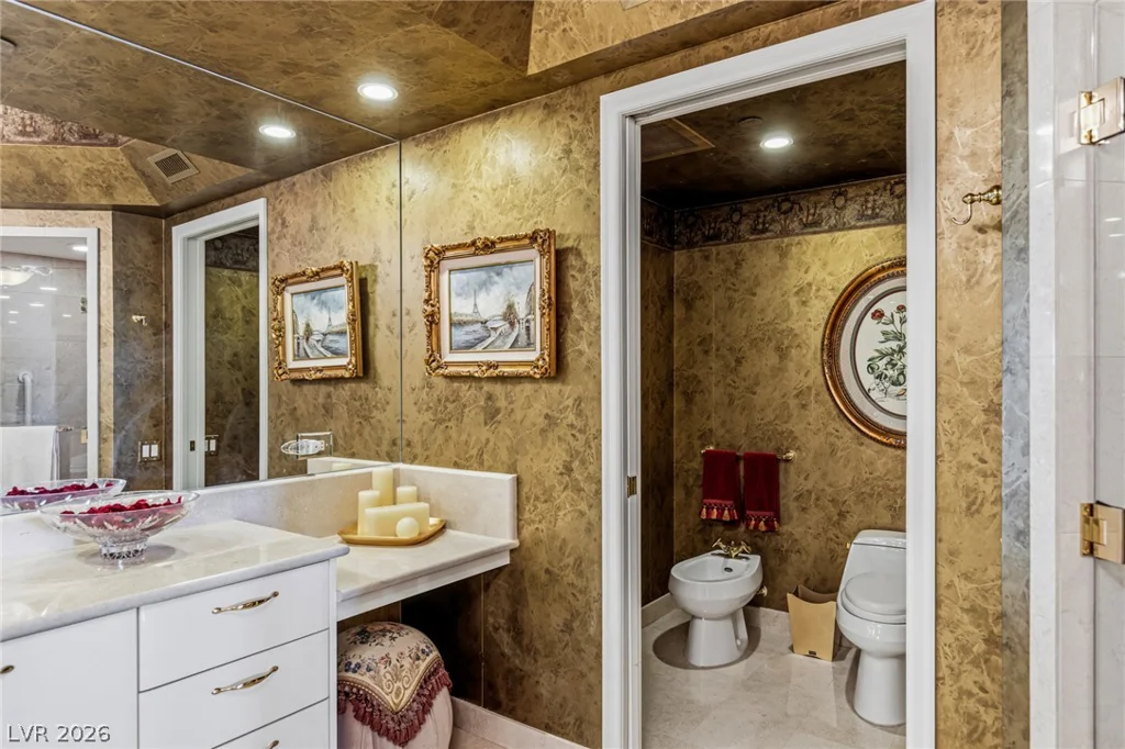 2747 Paradise, Las Vegas, NV 89109